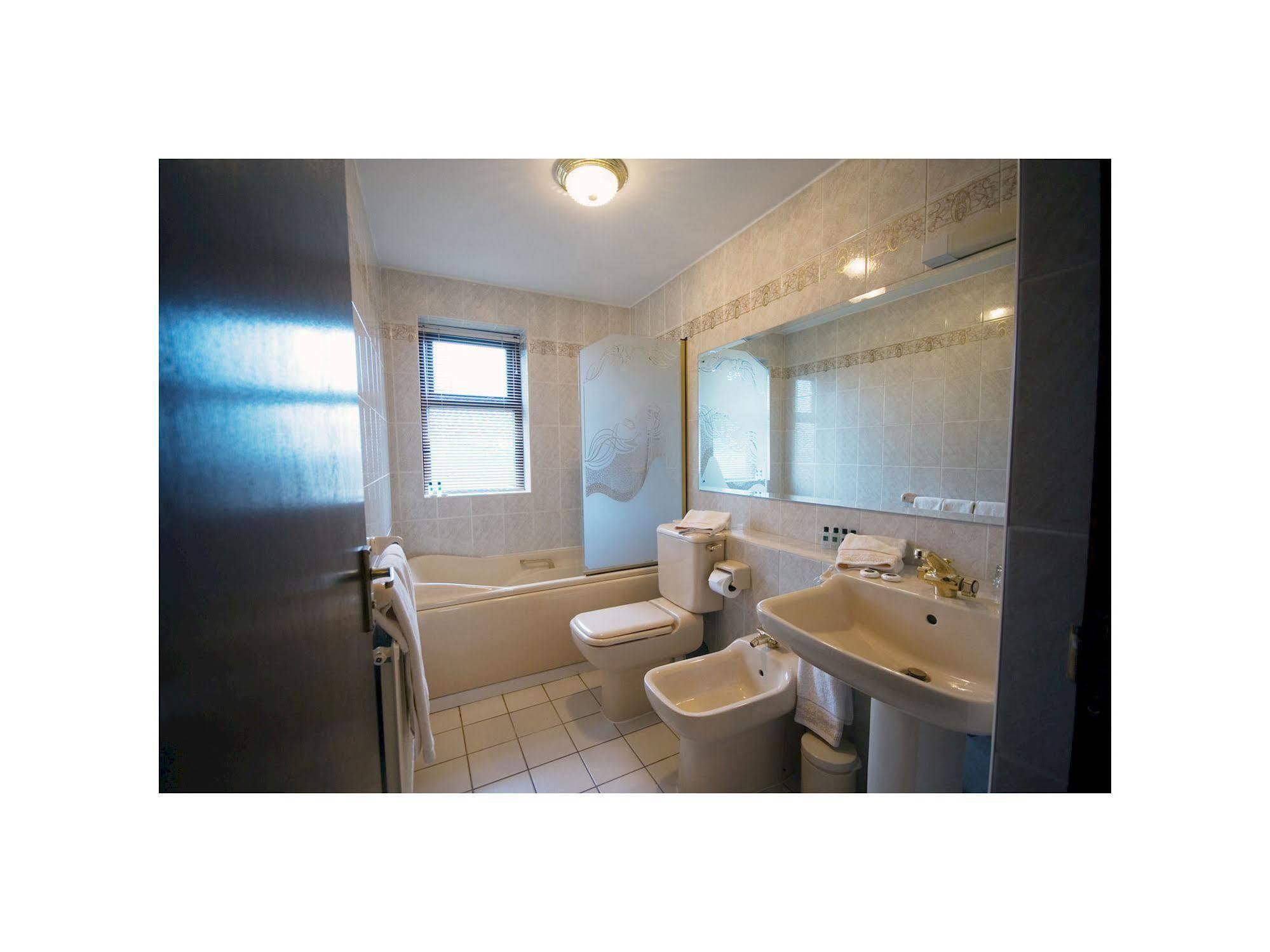 Grimstock Country House Hotel Birmingham Bagian luar foto